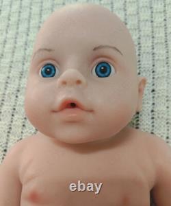 45cm Open Eyes Reborn Baby Dolls 5.61lbs Silicone Baby Dolls Can Drink Water&Pee