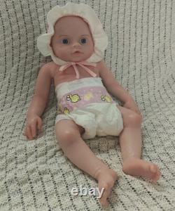 45cm Open Eyes Reborn Baby Dolls 5.61lbs Silicone Baby Dolls Can Drink Water&Pee