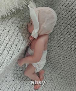 45cm Open Eyes Reborn Baby Dolls 5.61lbs Silicone Baby Dolls Can Drink Water&Pee