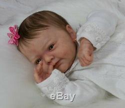Bebê reborn kit Sanya Gudrun Legler com mohair Delta Dawn premium pronta entrega