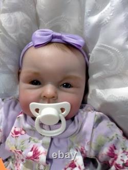 MARIE? Pretty reborn doll girl. Nicely weighted to 6.2lbs 2.8kgs 18 46cm