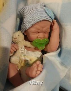 REBORN FIRST TEARS BABY REAL BOY PREEMIE MORE AFFORDABLE takes a pacifier