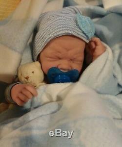 REBORN FIRST TEARS BABY REAL BOY PREEMIE MORE AFFORDABLE takes a pacifier