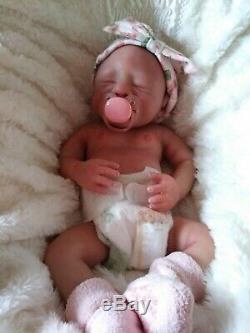 Realistic and handmade Full body Silicone Baby girl (Read description)