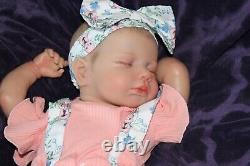 Reborn Baby Dolls Realistic Vinyl Newborn Doll Lifelike Cloth Body 20 6 lbs NEW