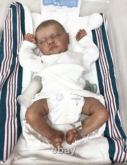 Reborn Doll / Magnetic Bottle/Adorable/You will get the baby in Pictures