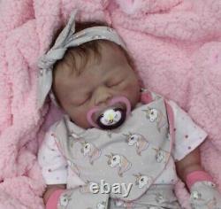 Soft Ecoflex Very Realistic Silicone Reborn Baby Girl With Large Layette